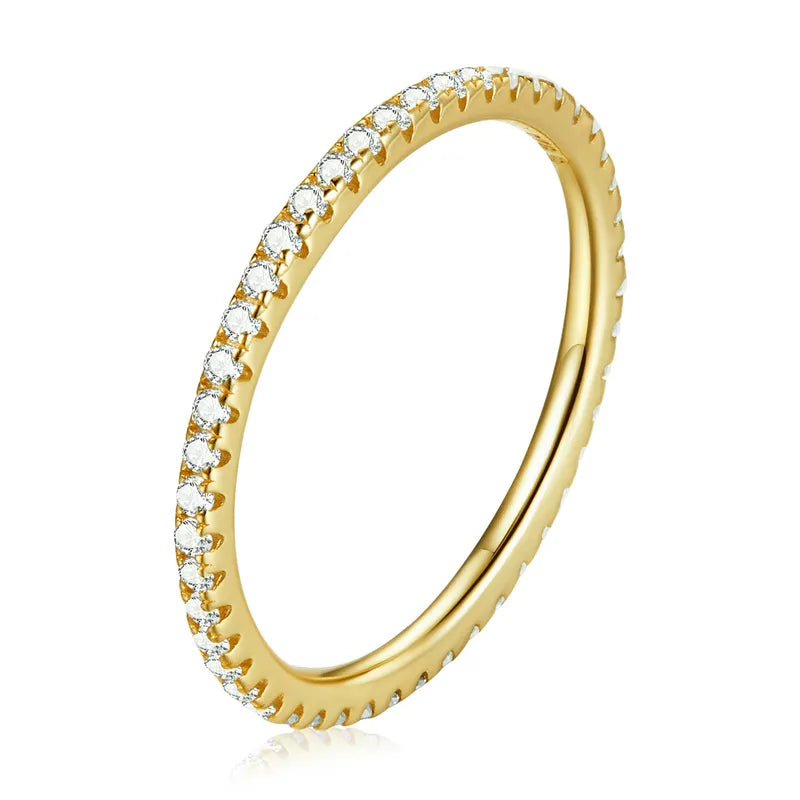 Descubra a elegância do Anel Prata 925 com Zircão. Design minimalista e brilho sem igual. Banhado a Platina, garante durabilidade e resistência. Perfeito para a mulher moderna que busca Joias de Alta Qualidade. O Anel Esterlina é mais que uma joia, é uma afirmação de estilo. Seja a sensação em qualquer evento.