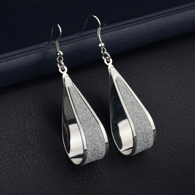 Brinco Longo Folha Fashion com Cristais
