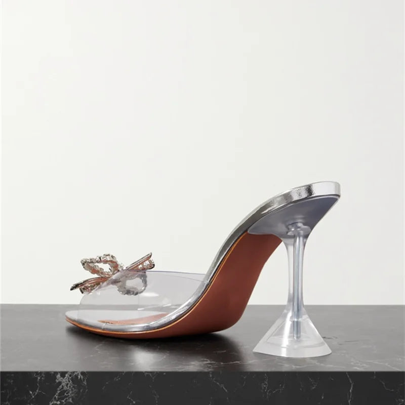 Sandália Cristal Glamour – Salto Alto Transparente com Strass
