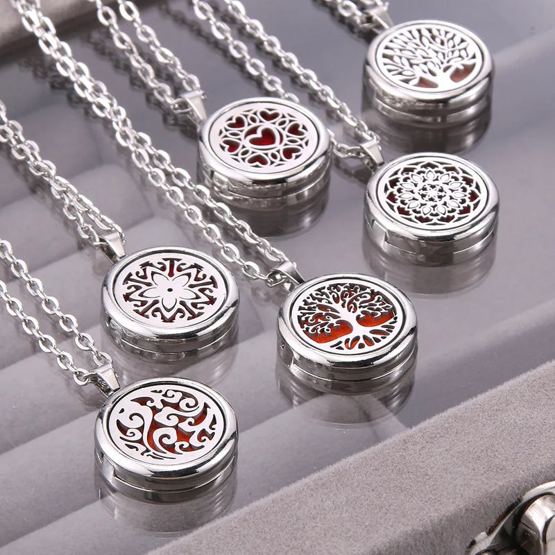 Descubra a harmonia com o Colar Aromático Árvore da Vida. Elegante e versátil, este Colar em Aço Inoxidável combina bem-estar e estilo, proporcionando uma experiência única de aromaterapia. Adapte-se a cada ocasião com confiança, celebrando sua individualidade. Potencialize seu dia com este Colar terapêutico.