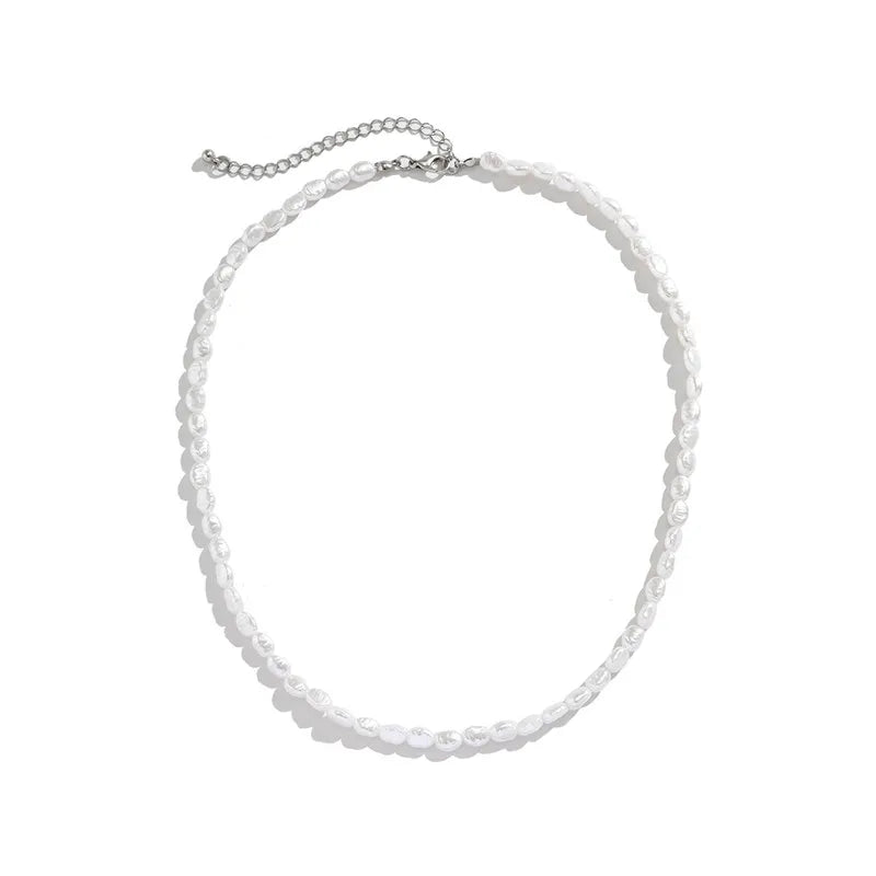 Colar Choker com Pérolas Imitadas em Estilo Vintage Elegante