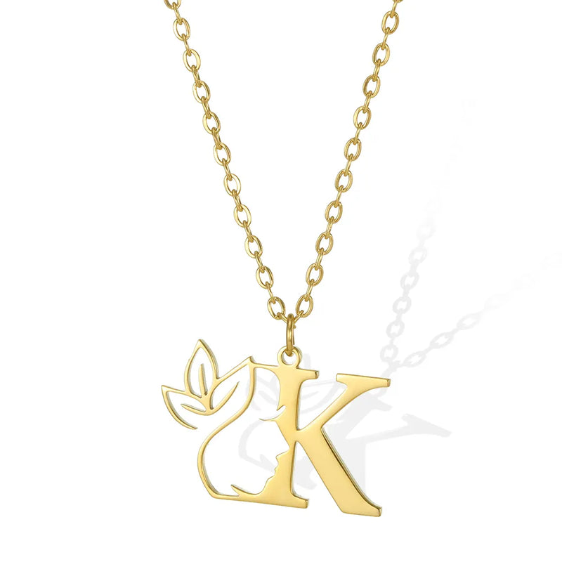 Explore a elegância única do Colar Personalizado Inicial, uma joia Banhada a Ouro 18k que combina estilo e personalidade. Este Colar Elegante, perfeito para Moda Feminina, é uma Joia Dourada de excepcional beleza. Presenteie ou adorne-se com este Acessório Festa, representando a Estilo Glamure com requinte. 