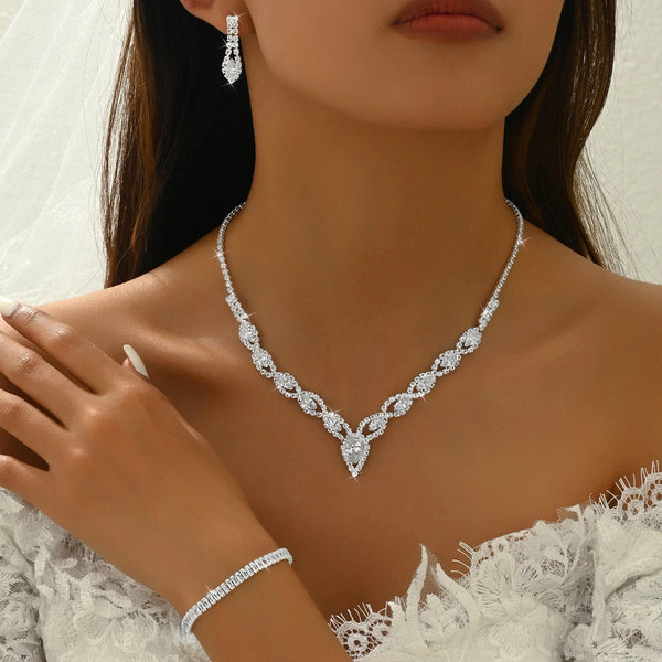 Conjunto  de Joias Glamour Diamante Eterno – Colar, Brincos e Pulseira