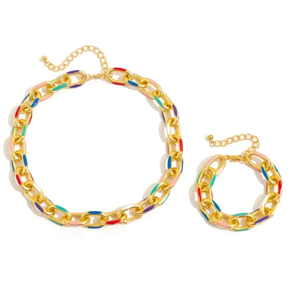 Descubra o charme único do Conjunto Boho Dourado, uma expressão de elegância e estilo chic para mulheres modernas. Este conjunto versátil, com colar dourado e pulseira boêmia, é a escolha ideal para quem busca moda feminina de alta qualidade. Adorne-se com glamour e destaque-se em qualquer ocasião.