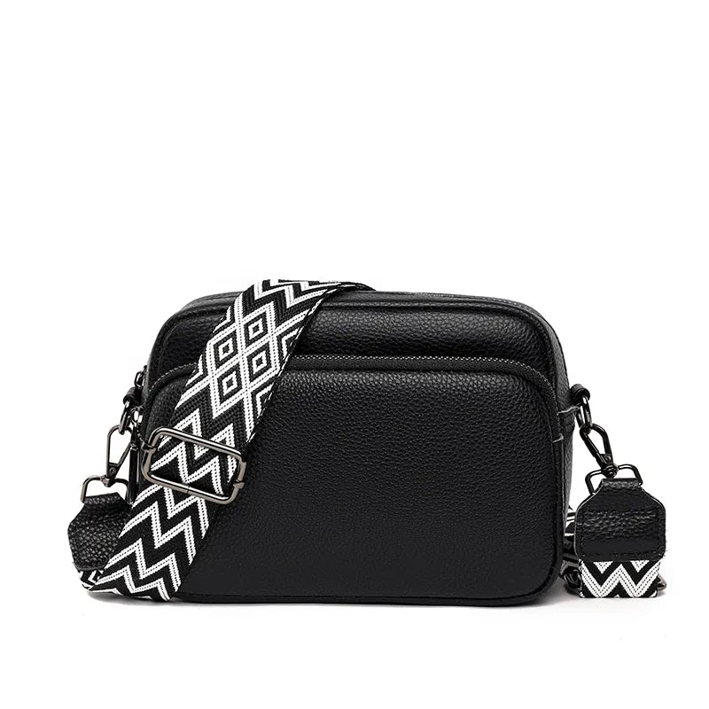Descubra a elegância da Bolsa Transversal em Couro, um acessório versátil e durável para mulheres modernas. Feita com Couro Legítimo, essa Bolsa Daily é perfeita para o uso casual, proporcionando conforto e praticidade. Com design Fashion, esse item de alta qualidade combina estilo e sofisticação.