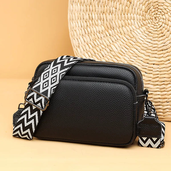 Descubra a elegância da Bolsa Transversal em Couro, um acessório versátil e durável para mulheres modernas. Feita com Couro Legítimo, essa Bolsa Daily é perfeita para o uso casual, proporcionando conforto e praticidade. Com design Fashion, esse item de alta qualidade combina estilo e sofisticação.