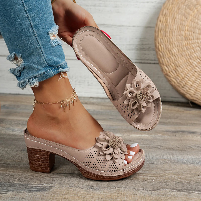 Sandália Feminina com Salto Conforto Flor Glamure Charm