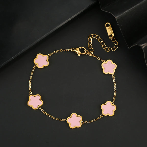 Descubra a Pulseira Trevo Da Sorte Colorido, folheada a Ouro, ajustável e hipoalergênica. Feita em Aço Inoxidável, é resistente à água e sustentável. Ideal como presente, essa Pulseira Charmosa e versátil adiciona um toque moderno e elegante ao seu estilo, mantendo a durabilidade e a beleza. Compre com frete grátis!