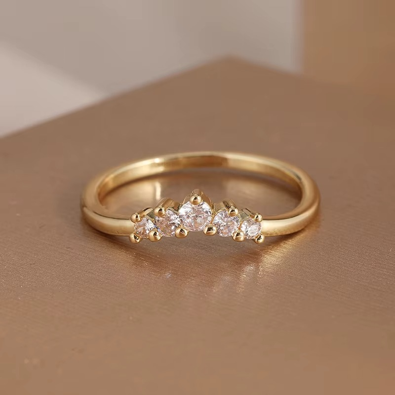 Anel Vintage Ouro com Flores Entalhadas à Mão