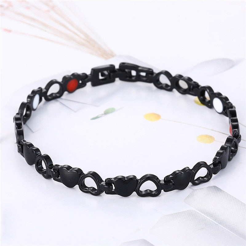 Descubra a Pulseira Magnética com Design de Dragão. Terapia Magnética e Moda Unissex combinadas em um Acessório. Beneficie-se do Magnetismo, Estilo Natural e Design Ergonômico. Feita de Liga Durável, a Pulseira oferece Conforto e Durabilidade. Cores Versáteis: Preto, Prateado e Dourado. Elevando Estilo e Bem-Estar!