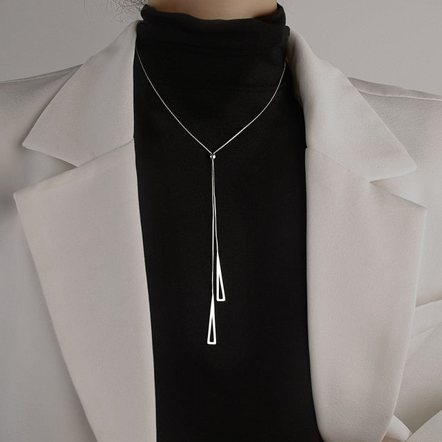 Descubra o Colar Coração Sensitivo que Muda com Seu Humor. Design Trendy e único, Pedra Sensível à Temperatura reflete suas emoções. Ideal para Festas, este Colar Fashion é o complemento perfeito. Confeccionado em Liga de Zinco, durabilidade garantida. Adicione estilo com este Pingente de Coração.