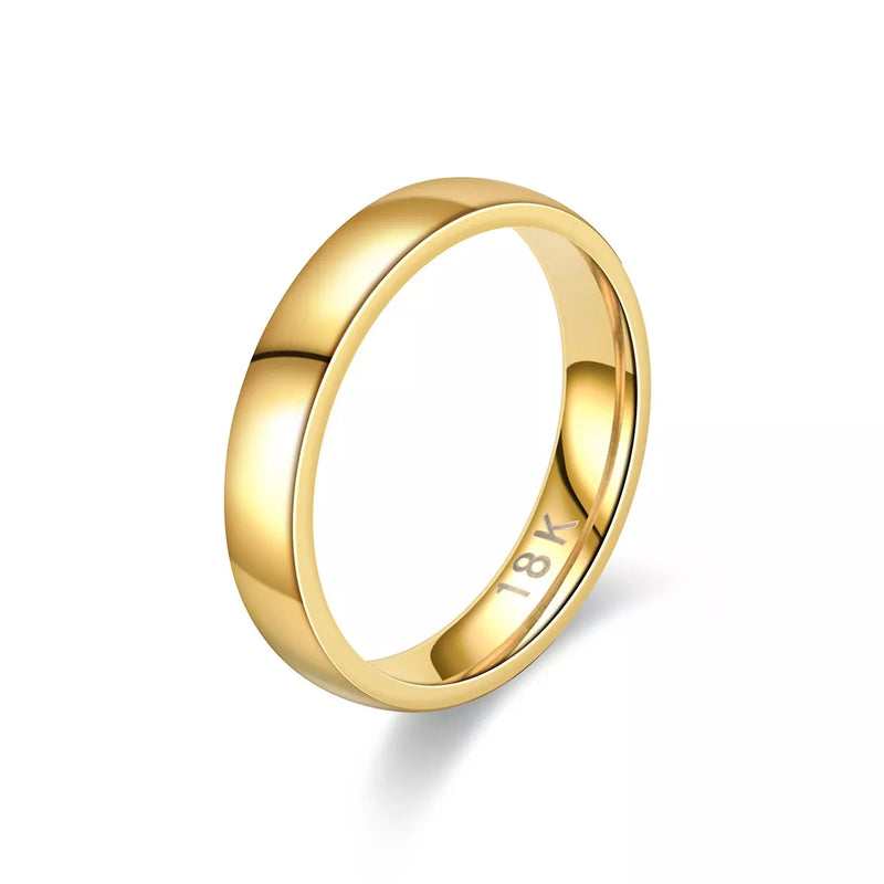 Anel banhado em Ouro 18k e aço inoxidável traz requinte singular para celebrar seu Casamento e compromisso eterno com muito estilo. Aliança impecável combina Elegante design exclusivo com impressionante Durabilidade para acompanhá-la por toda vida.