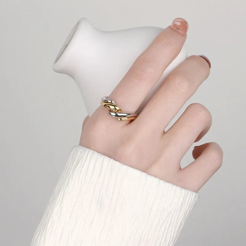 Anel Zircônia Elegante, Anel Zircônia, Anel Versátil Moda, Anel Trendy, Anel Tendência Feminino, Anel Sofisticado, Anel Presente Especial, Anel Moda, Anel Inox, Anel Geométrico Moderno, Anel Geométrico, Anel Feminino Sofisticado, Anel Feminino, Anel Fashion Feminino, Anel Estiloso Dia a Dia, Anel Elegante, Anel Durável Inox, Anel Design Único,